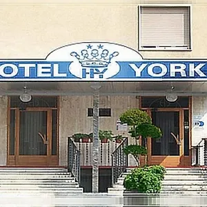 2* Hotel York