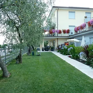 https://villa-treccani.hotelinveneto.com
